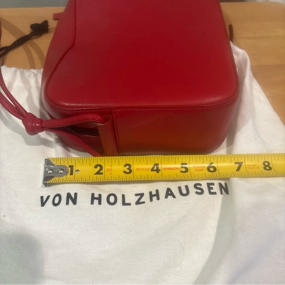 Von Holzhausen Red vegan “ leather “ bambu crossbody zipper bag - Picture 8 of 16